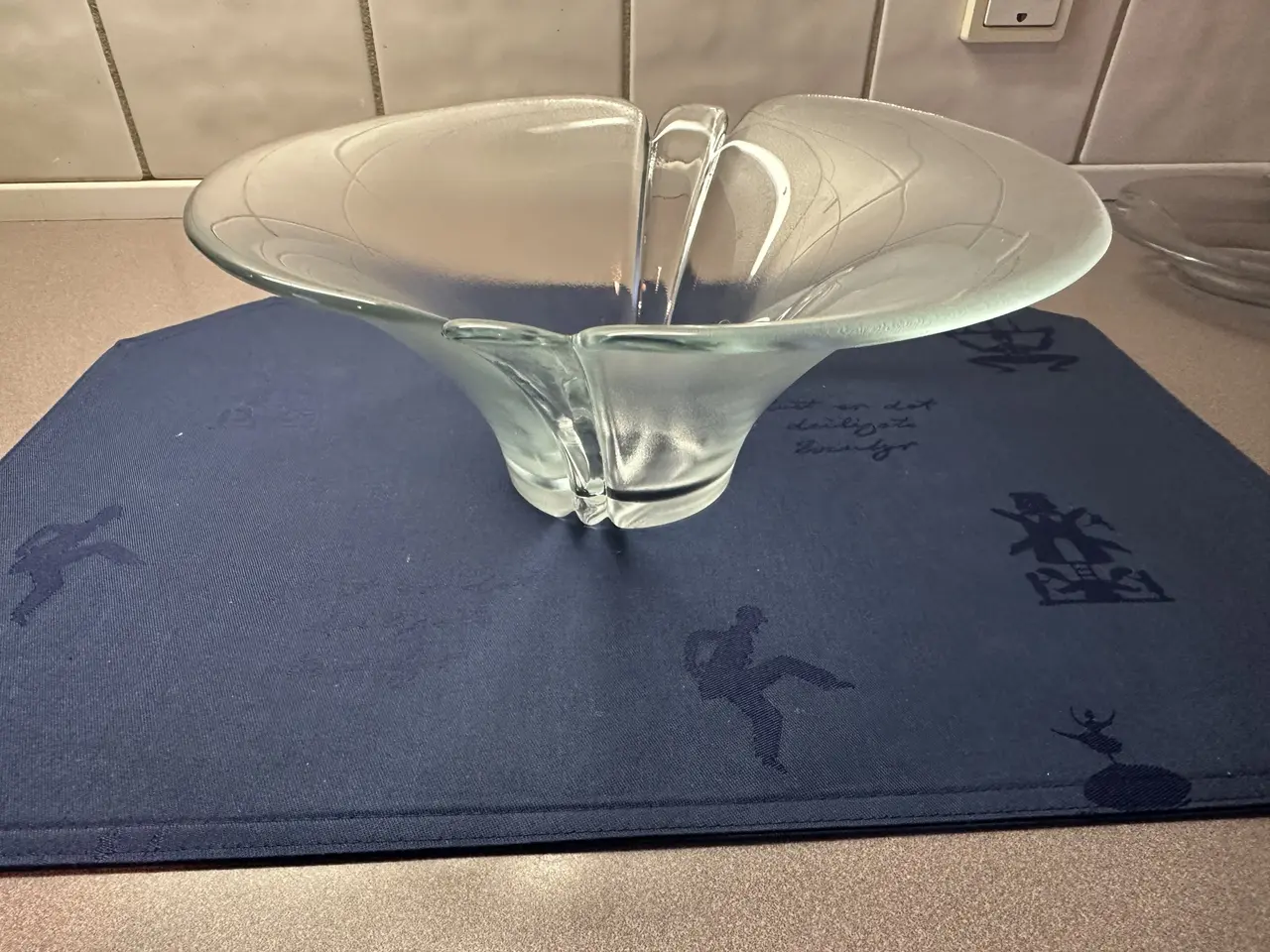 Billede 4 - Holmegaard "Lilje" fad og skål matteret glas