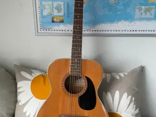 Ibanes guitar bygget i Japan