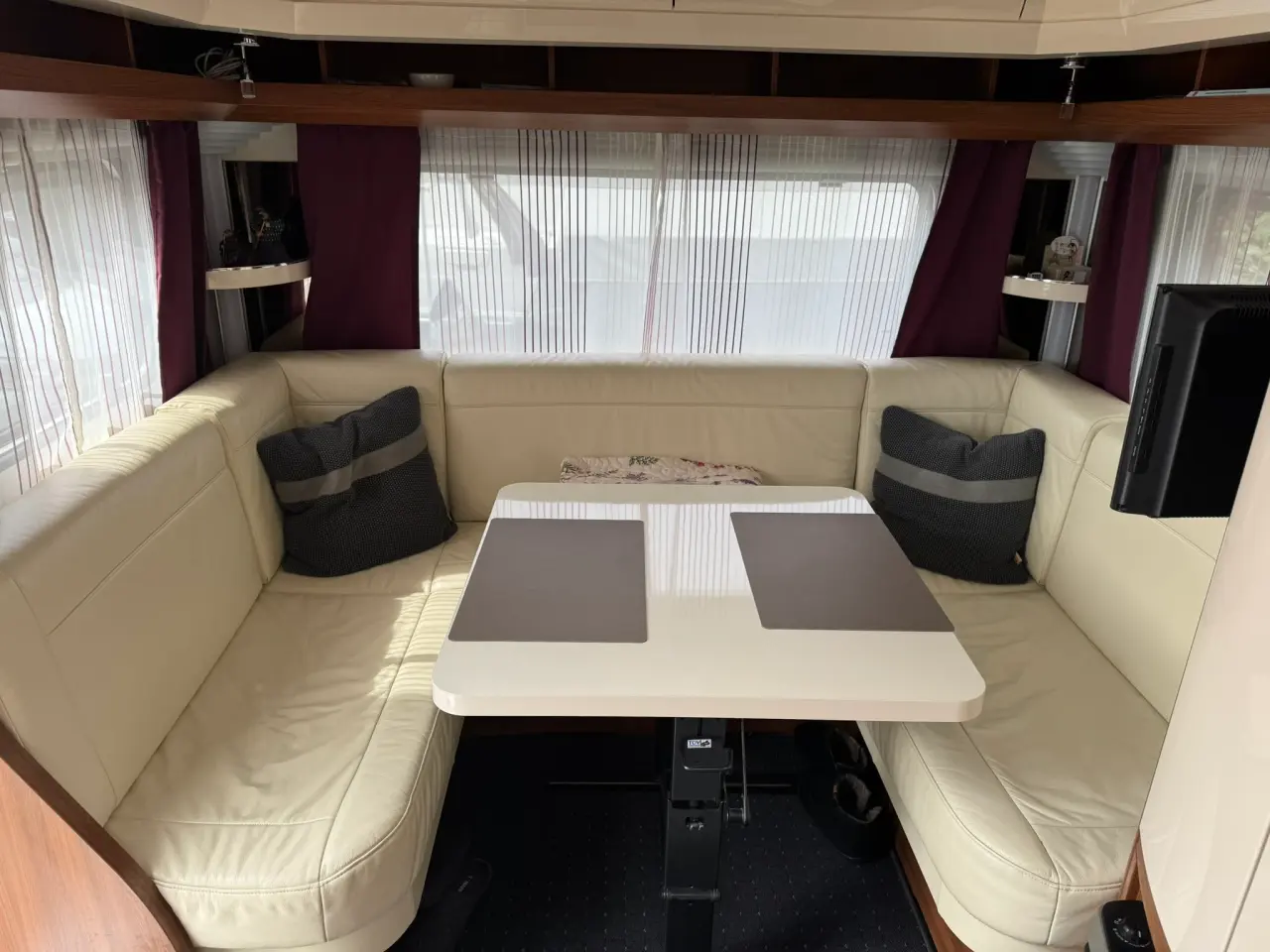 Billede 2 - Hobby Excellent 540 UFF 2018 m/queensbed