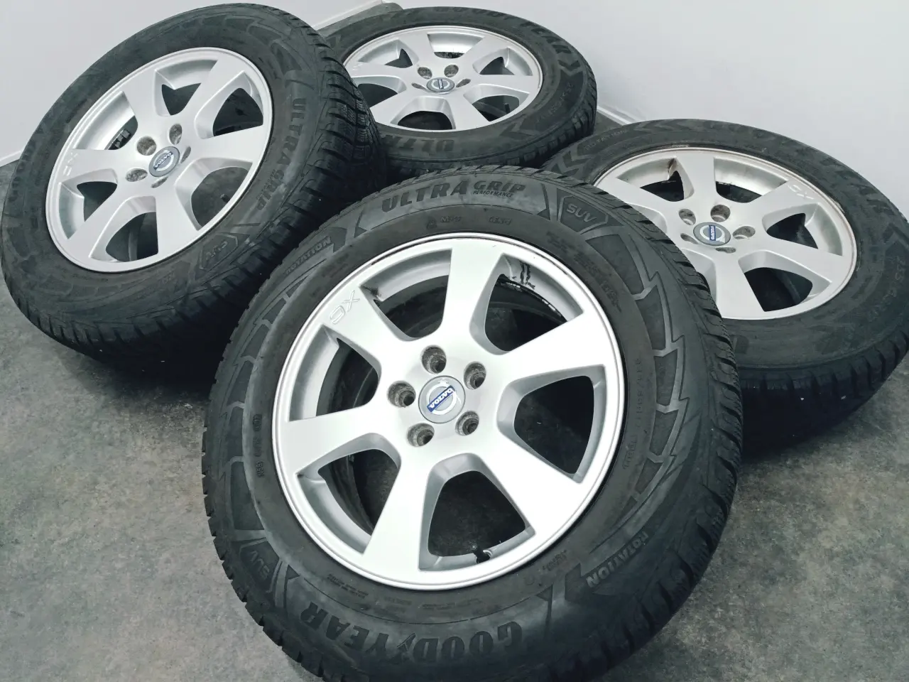 Billede 2 - 5x108 17" ET55 nav 63,4ø VOLVO XC vintersæt