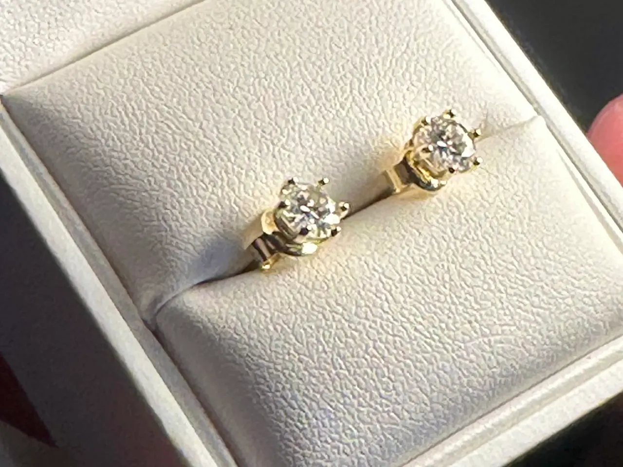 Billede 3 - Nye ørestikker med 0,5 karat  moissanite i hver 