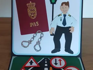 kort med Politi og ambulancereddere på sælges