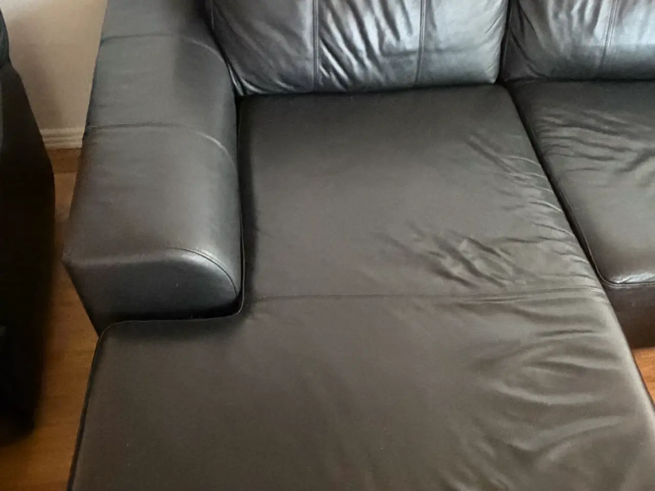 Billede 3 - Stor sort læder hjørnesofa med chaiselong
