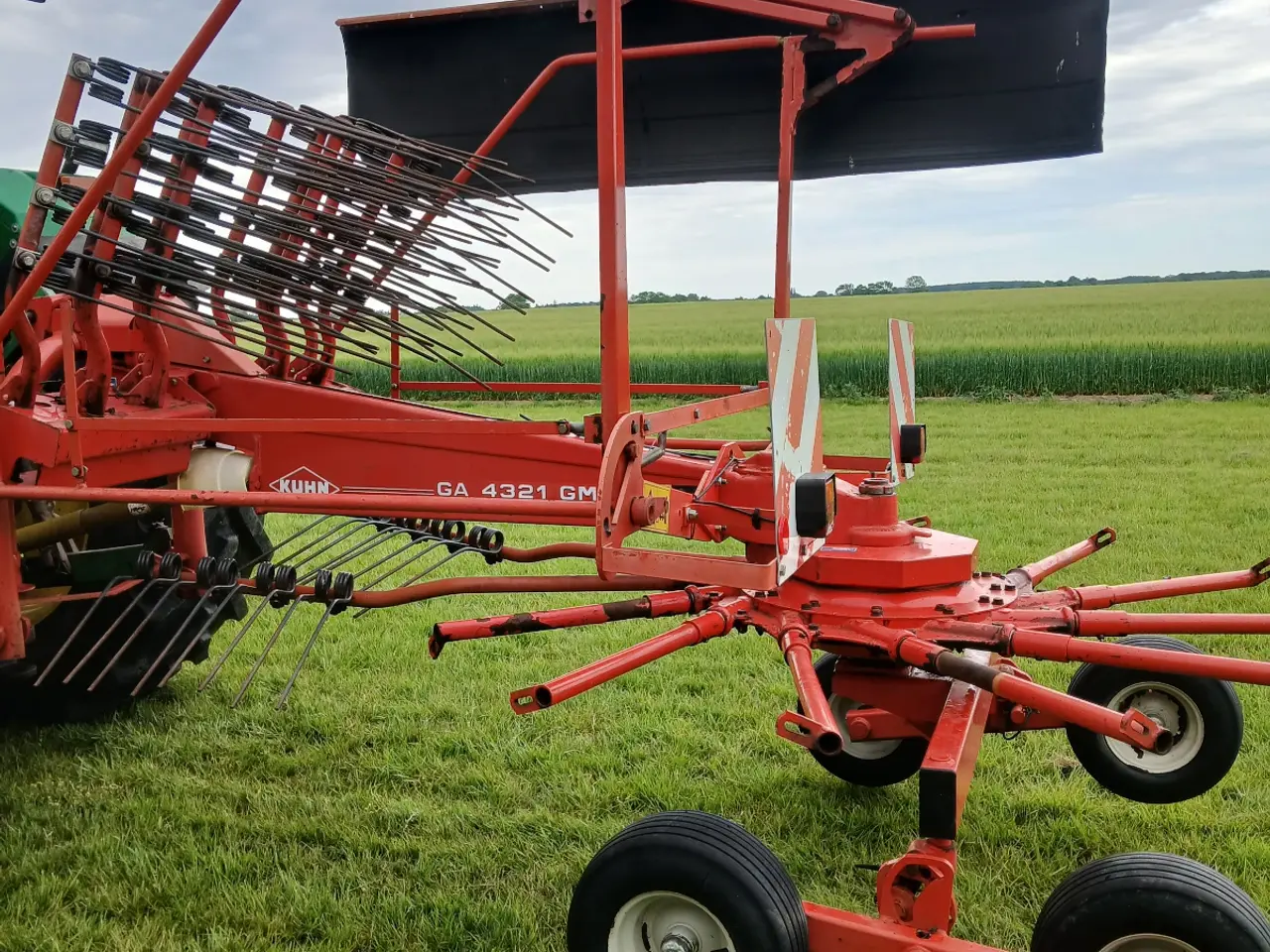 Billede 3 - Kuhn halm rive