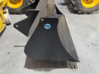CP 150 cm. Bemærk Fabriks ny Skovl