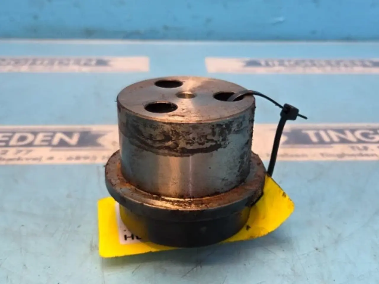 Billede 8 - Iveco F2CE9684L Afstandsstykke 504133017