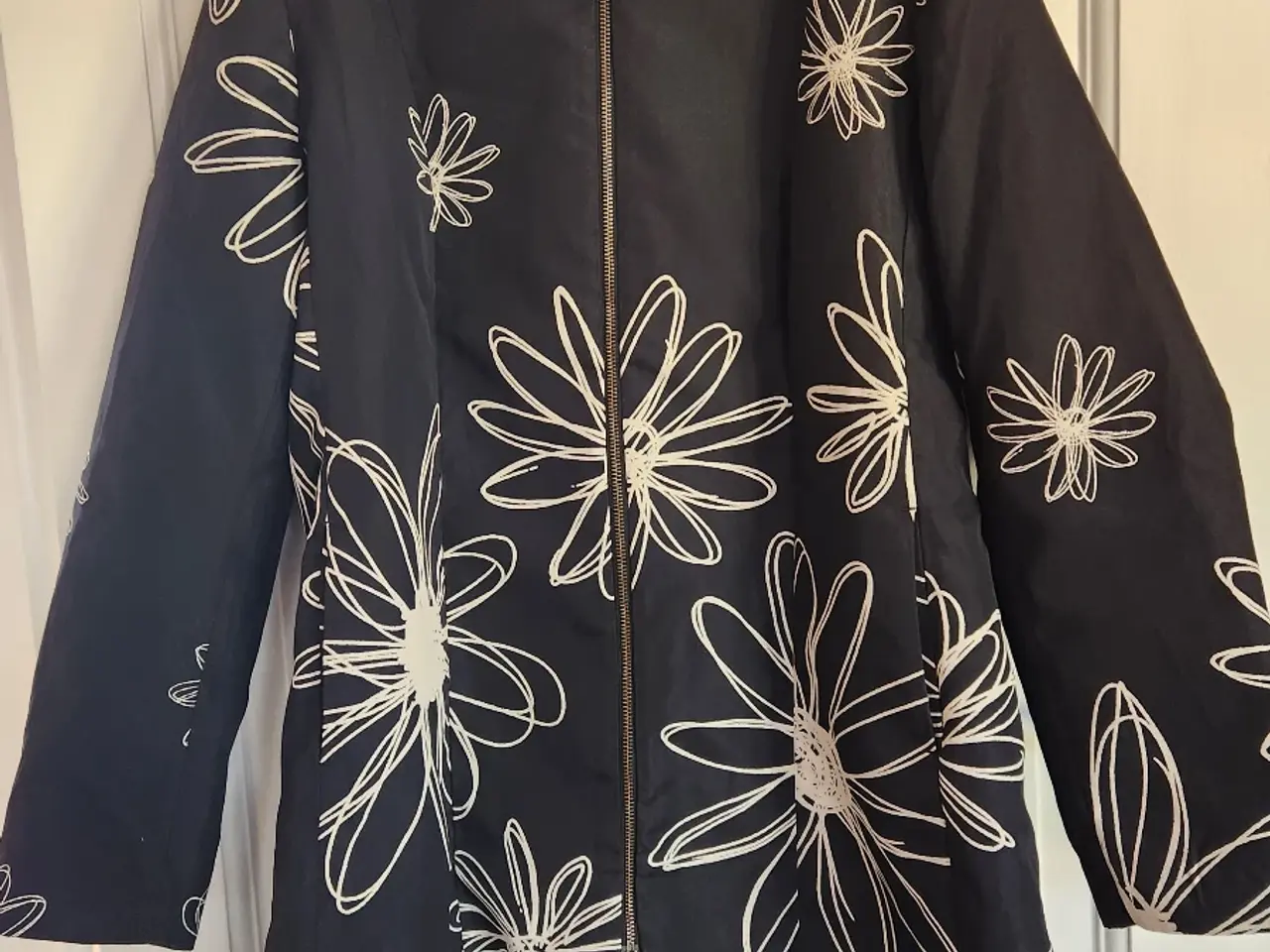 Billede 8 - Lækker Desigual jakke (passer str.L)