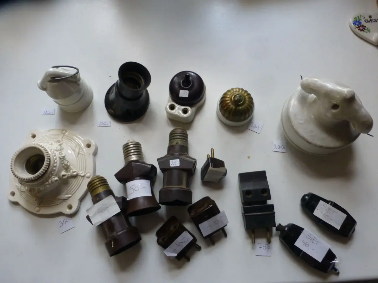 Billede 1 - Antik Porcelæn Loftsroset mm Læs tekst
