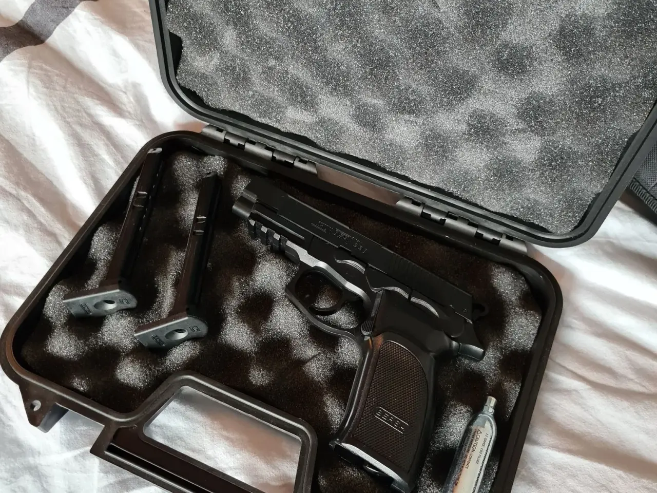 Billede 5 - CO2 pistol og El M4 Softguns 