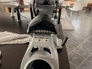 Semi automatic varmepresse til kasketter 