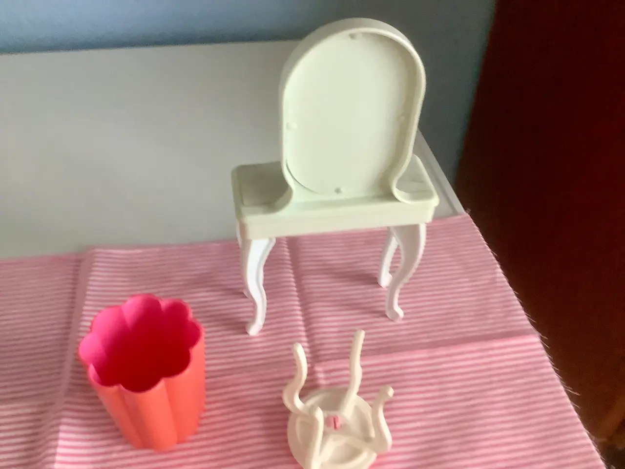 Billede 4 - Sminkebord til Skipper Barbie.