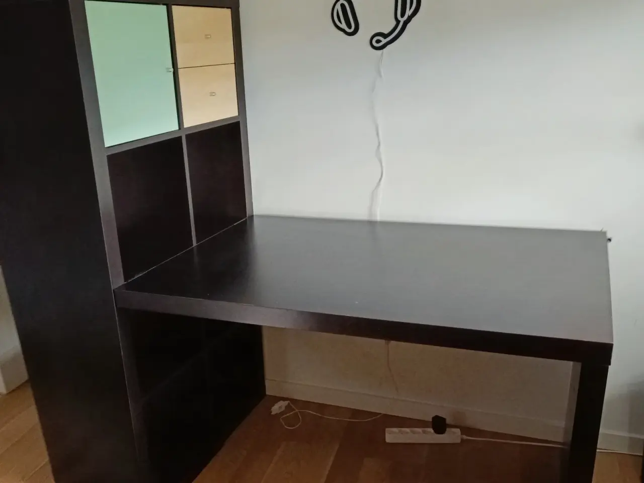 Billede 1 - IKEA KALLAX skrivebord med rumdeler