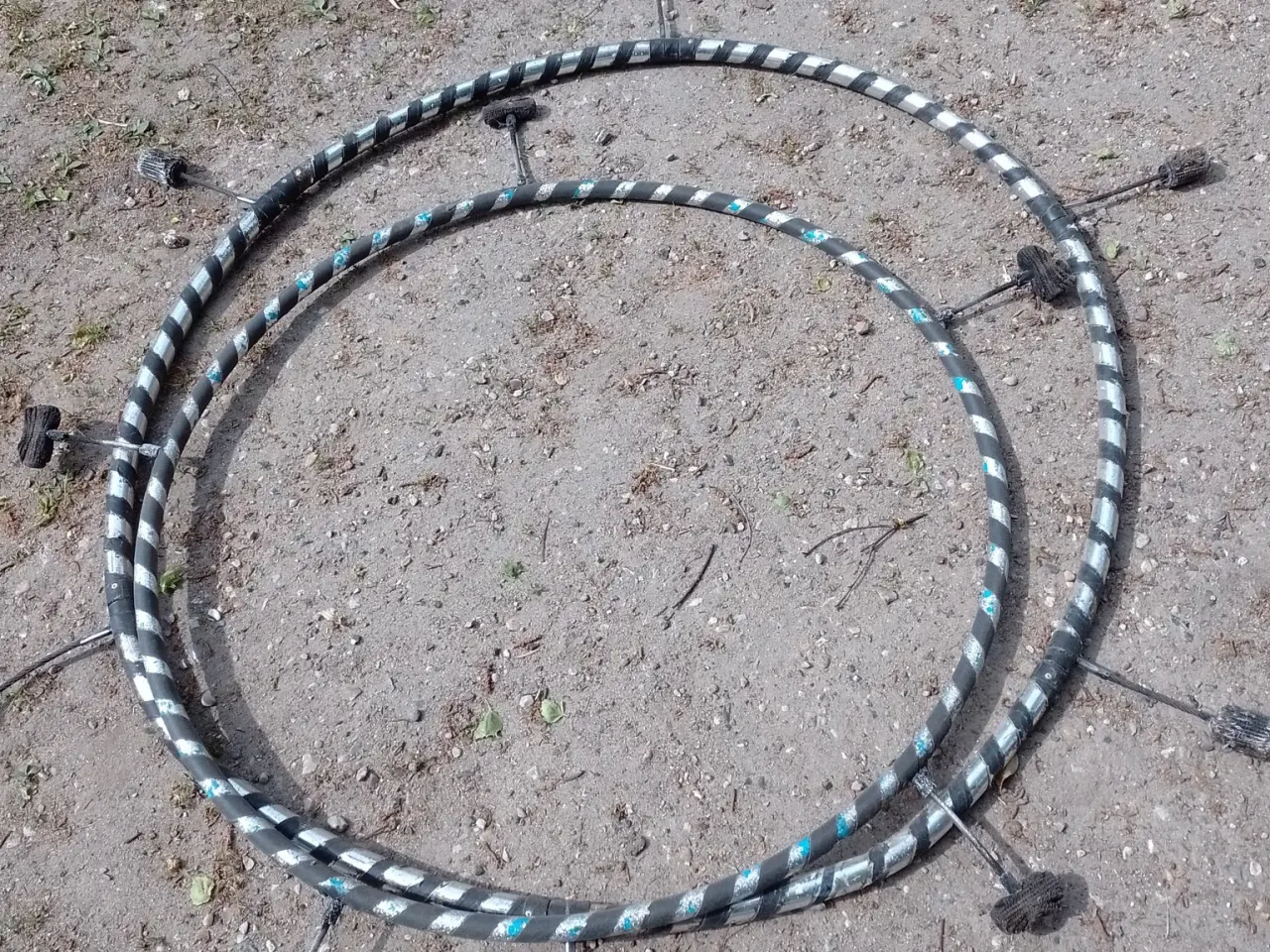 Billede 2 - 2 IldHula Hoop ringe med monteret fakkelhoveder 
