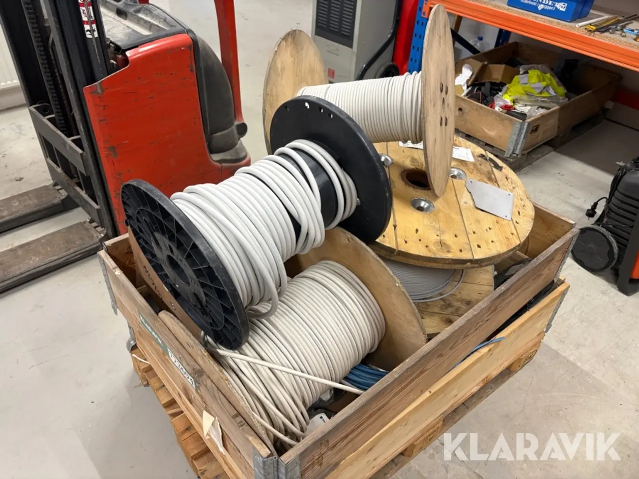 Billede 1 - Assorterede kabler og ledninger - 1 palle