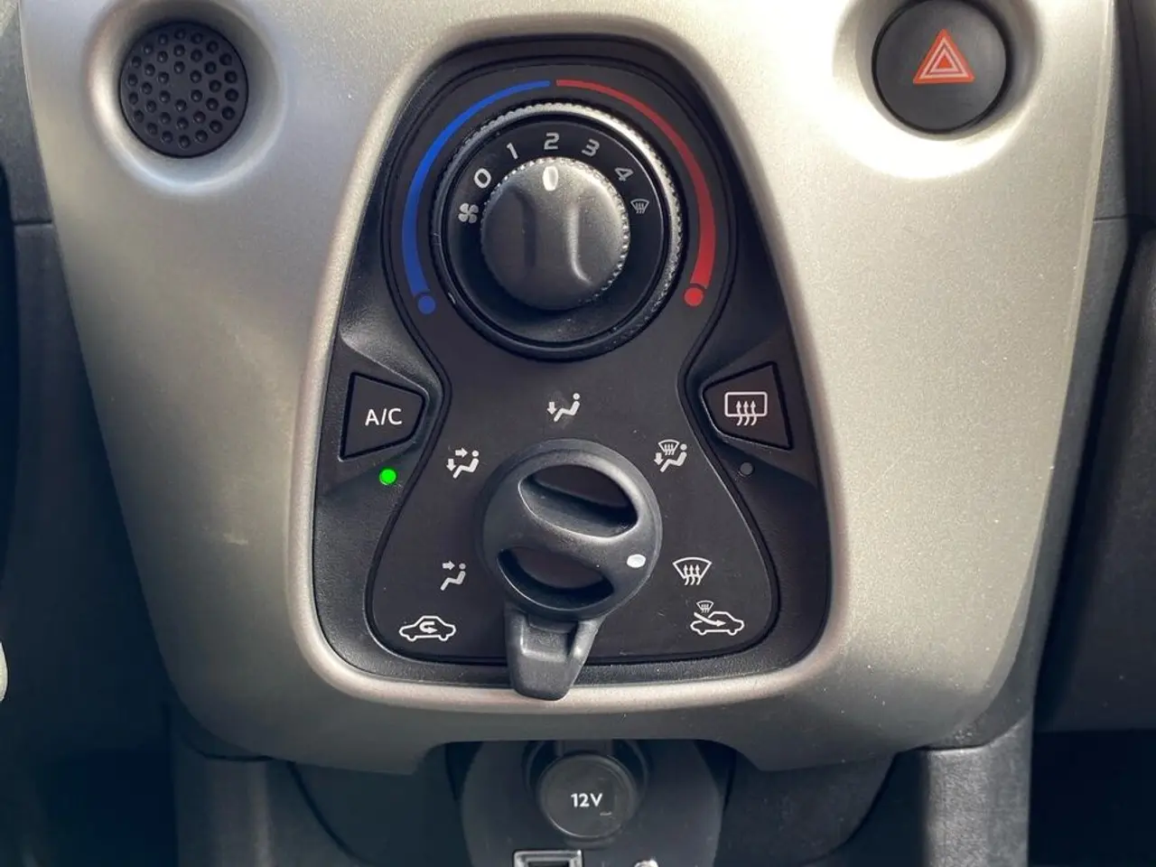 Billede 15 - Peugeot 108 1,0 e-Vti Active 69HK 5d