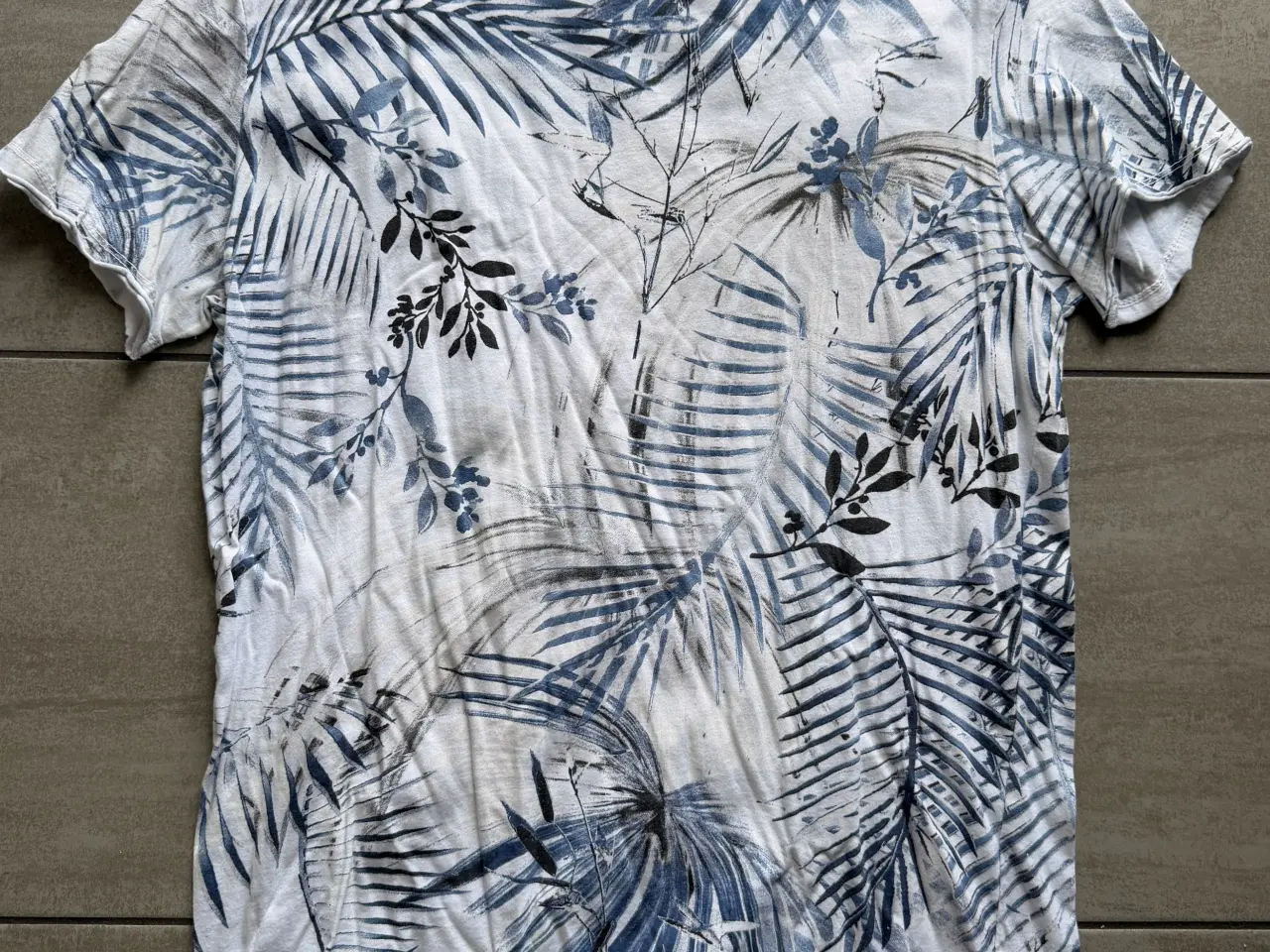 Billede 1 - Sommer t-shirt, palmer,