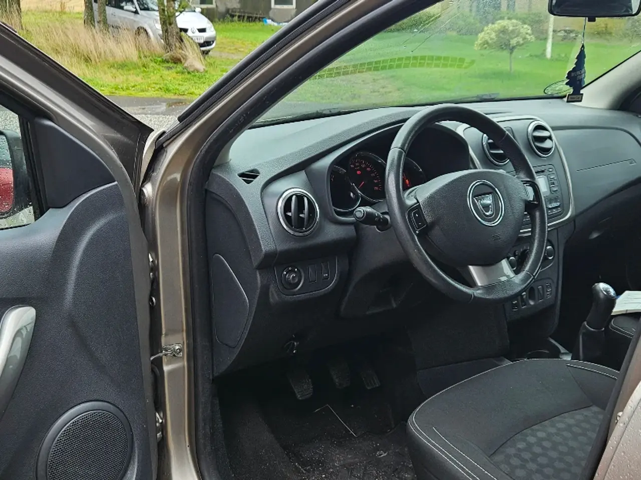 Billede 3 - 139000 km Dacia logan 2015