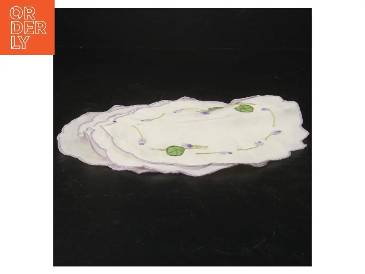 Billede 2 - Broderede servietter (str. 20 cm)