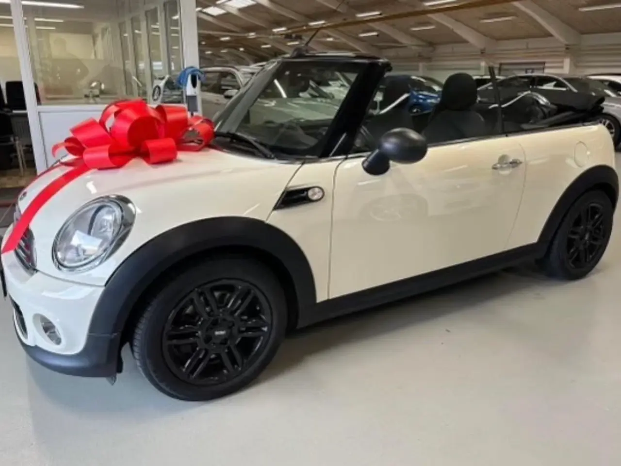 Billede 1 - Lækker Mini One Cabriolet -bliv klar til sommer 