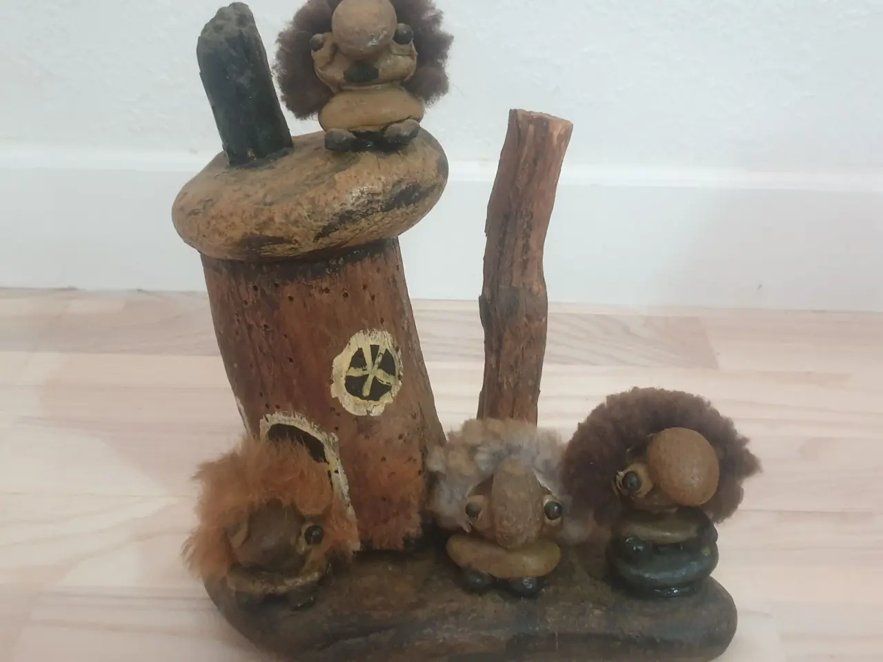 Billede 4 - Træ og sten kunst