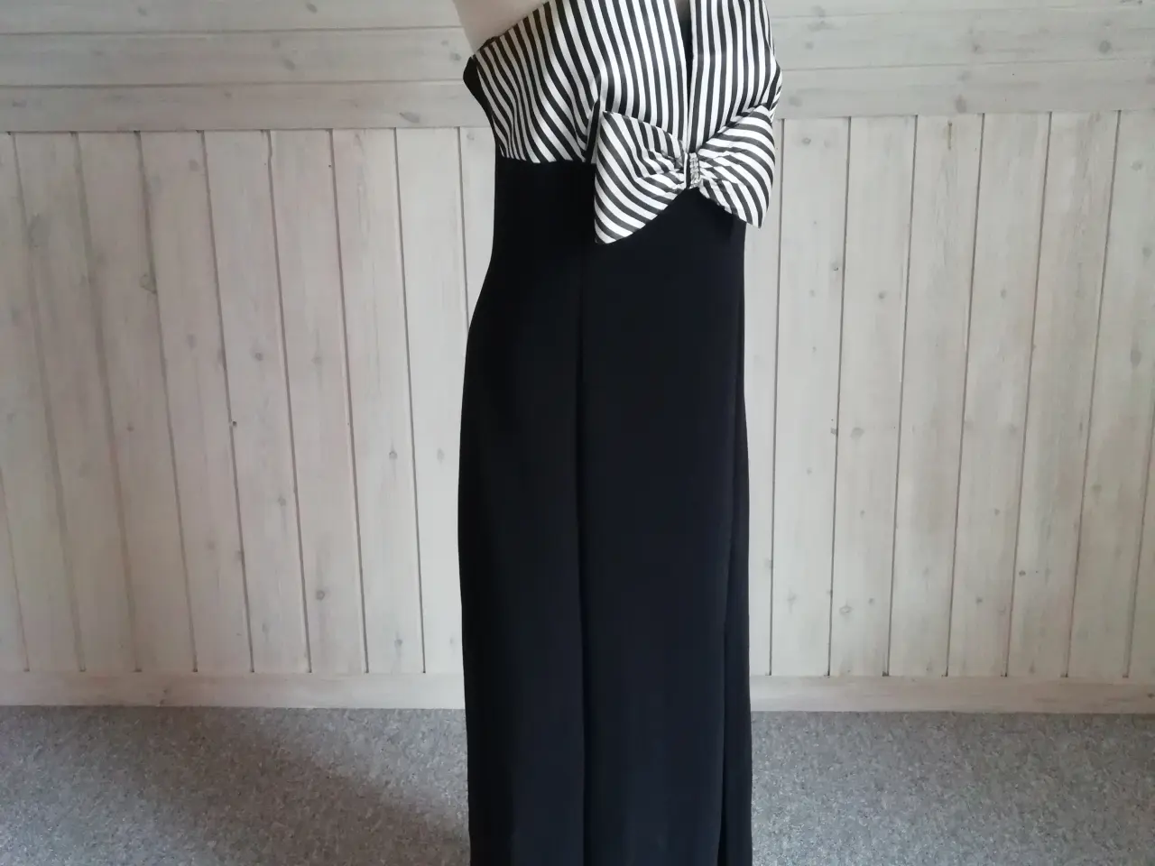 Billede 2 - Flot elegant Gallakjole