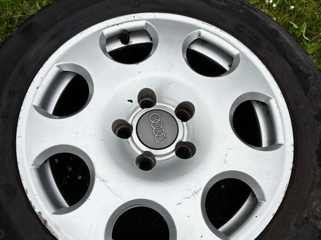 Billede 4 - Audi alufælge str 7x16 ET 15 dårlige dæk