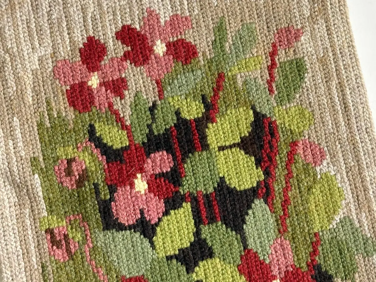 Billede 3 - Svensk broderi, rosa blomster