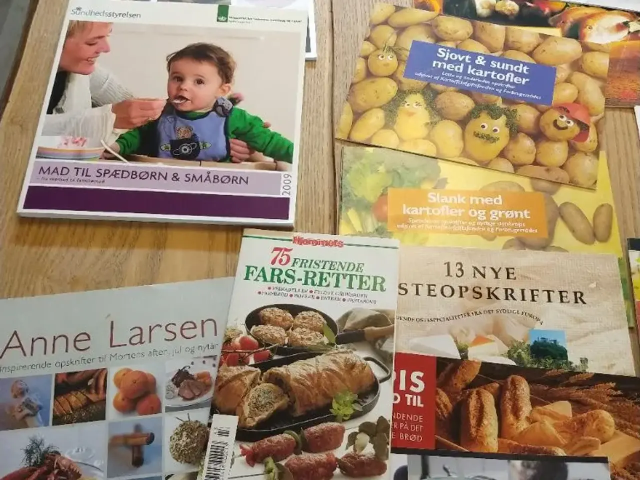 Billede 6 - Forskellige opskriftshæfter/bøger