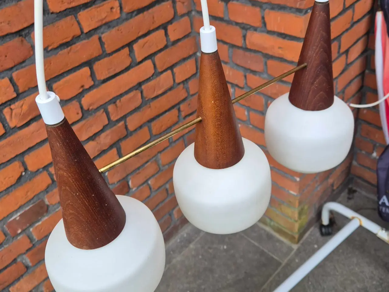 Billede 3 - Retrolampe med tre på stribe
