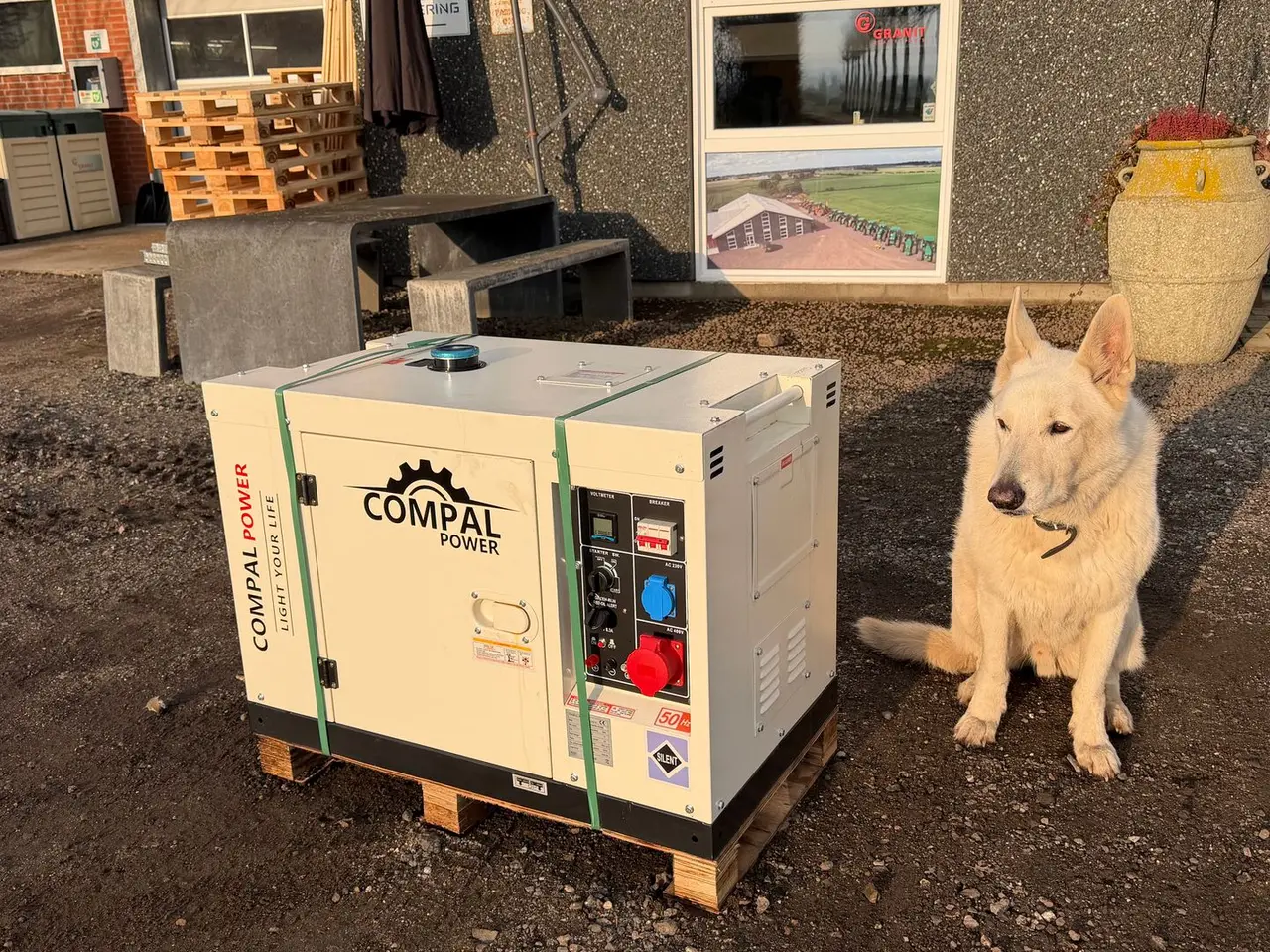 Billede 1 - Compal Power VG-R110 11 KVA Støjsvag Diesel Generator