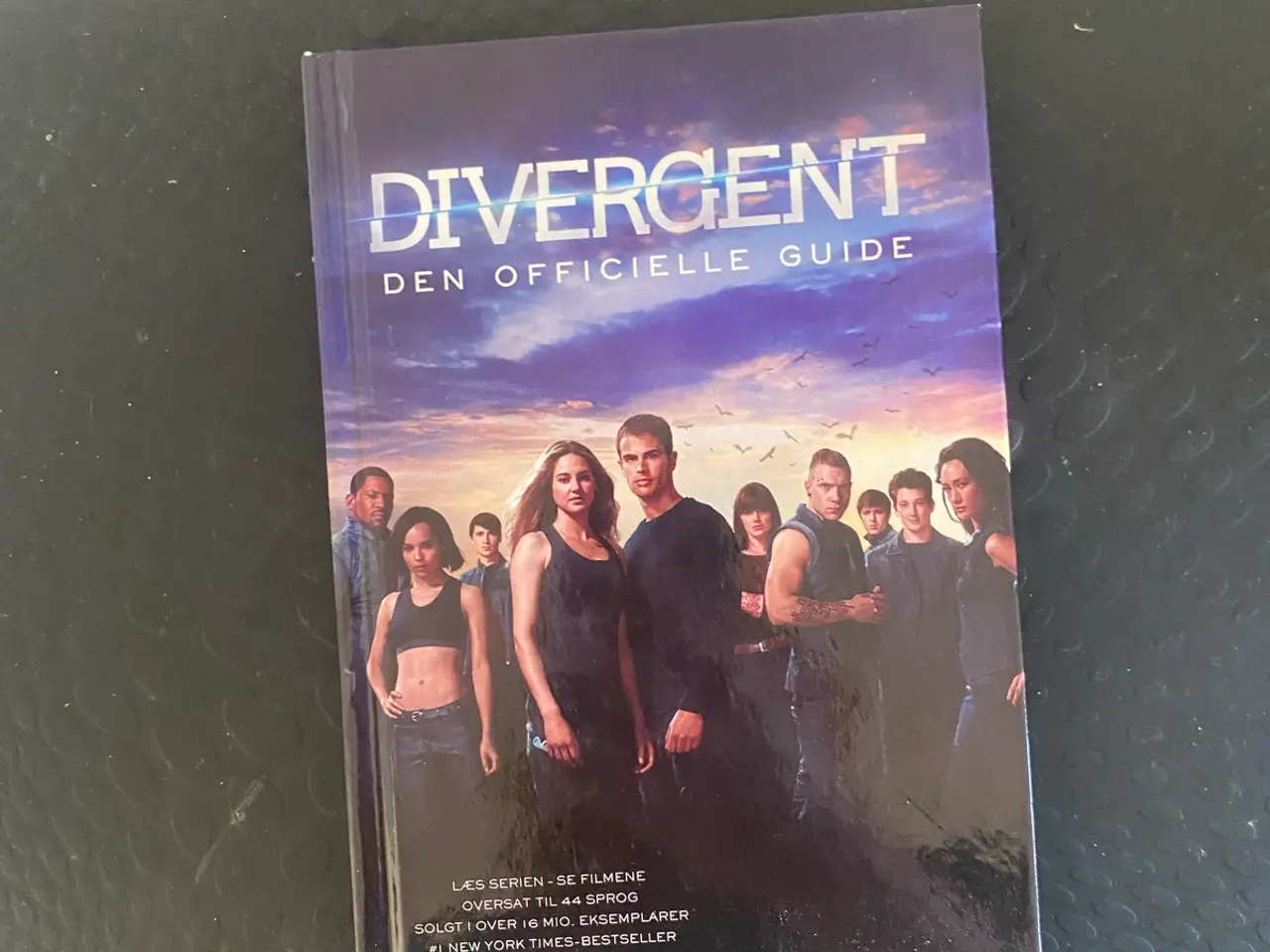 Billede 5 - Divergent seriens 5 bøger