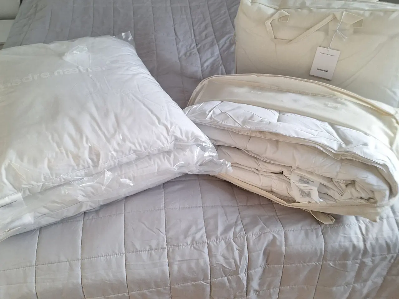 Billede 1 - Essential dyner +puder