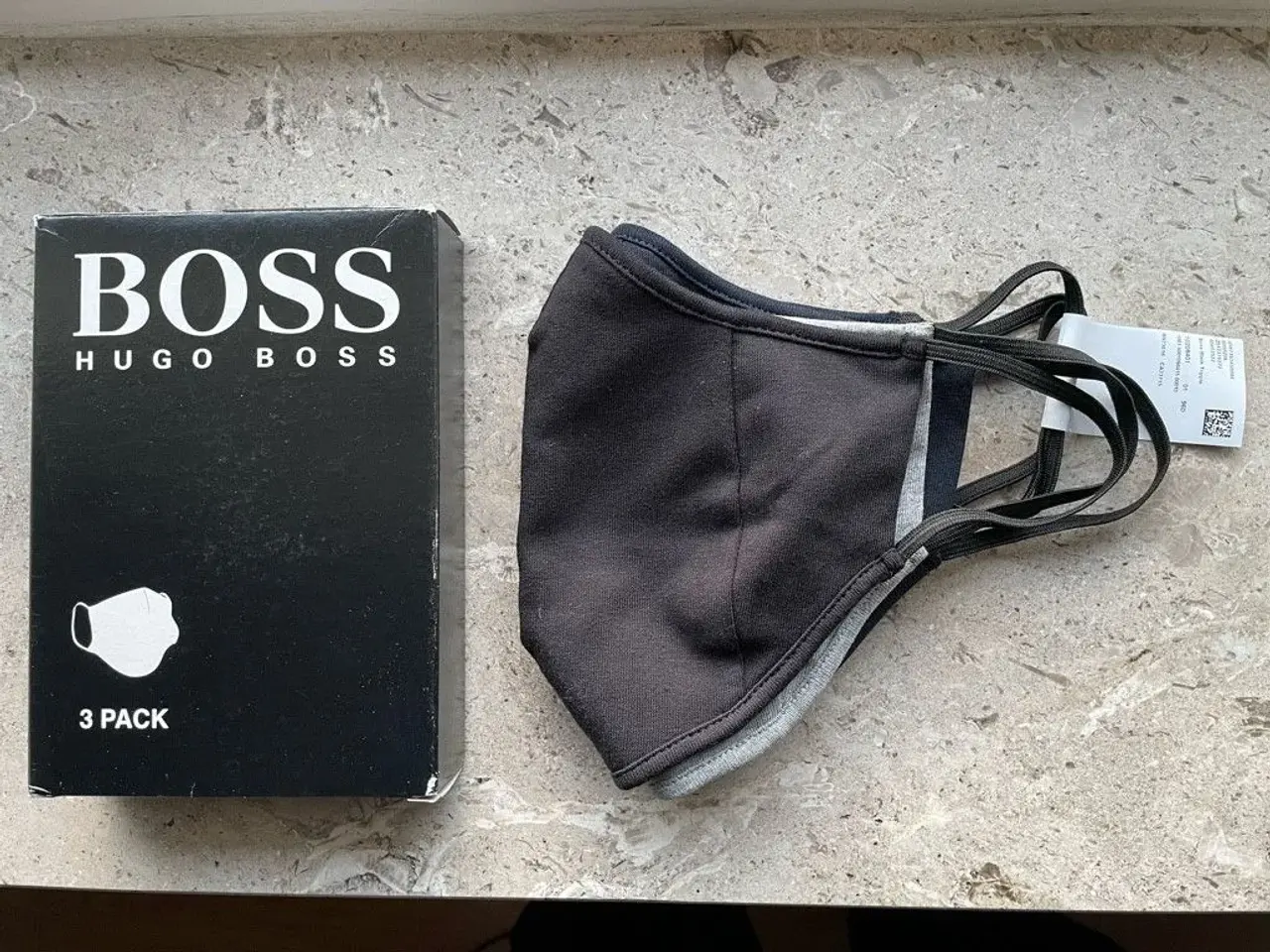 Billede 2 - Tre stk. nye HUGO BOSS mundbind i æske