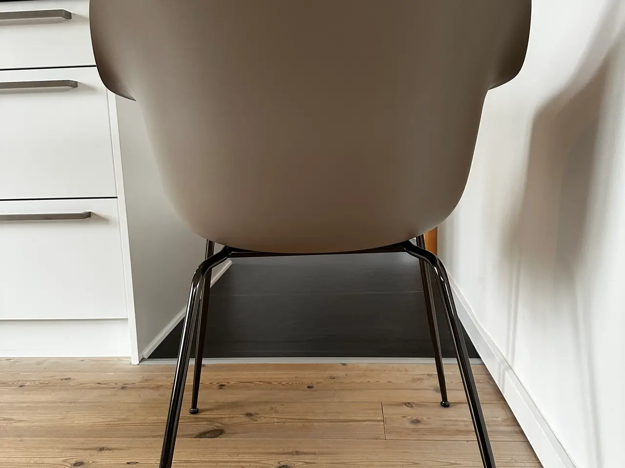 Billede 5 - 4xGubi Bat Dining Chairs