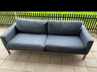 Blå sofa fra Bolia