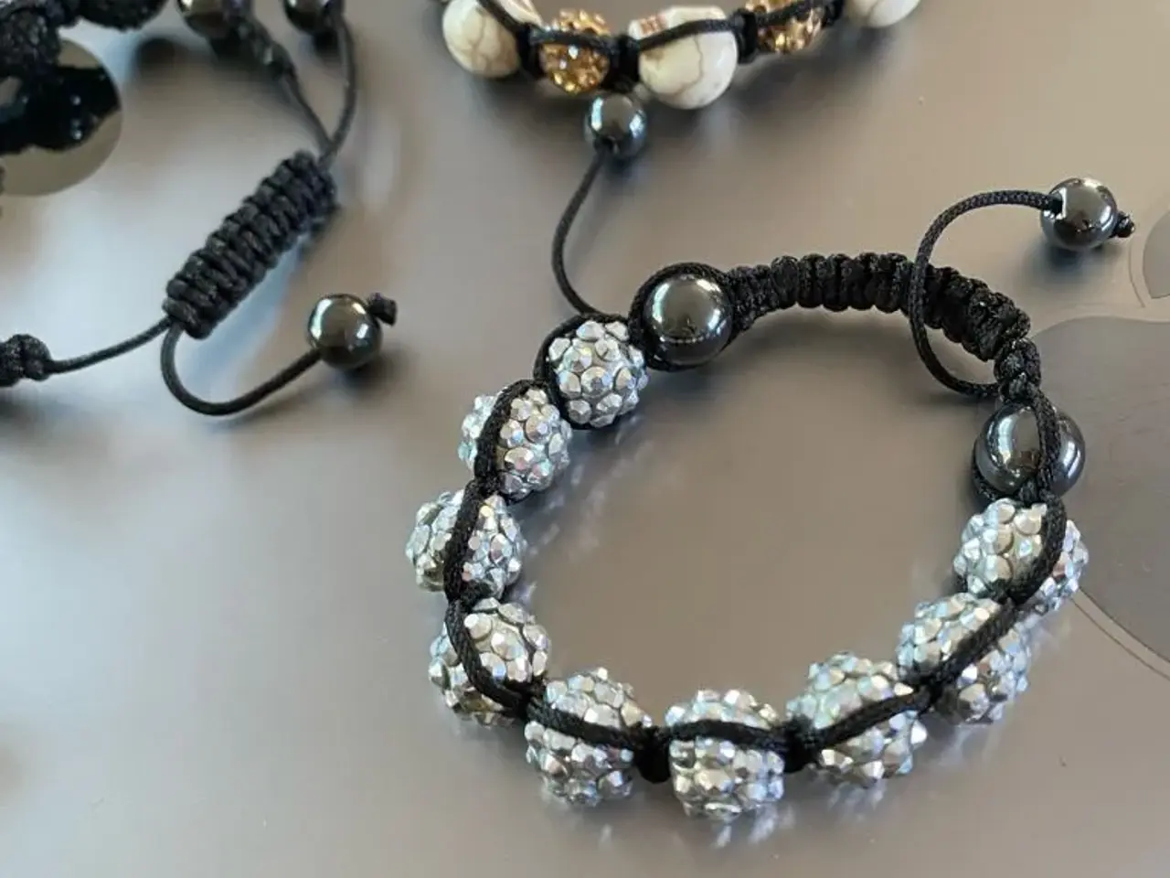 Billede 2 - Nye knyttede armbånd