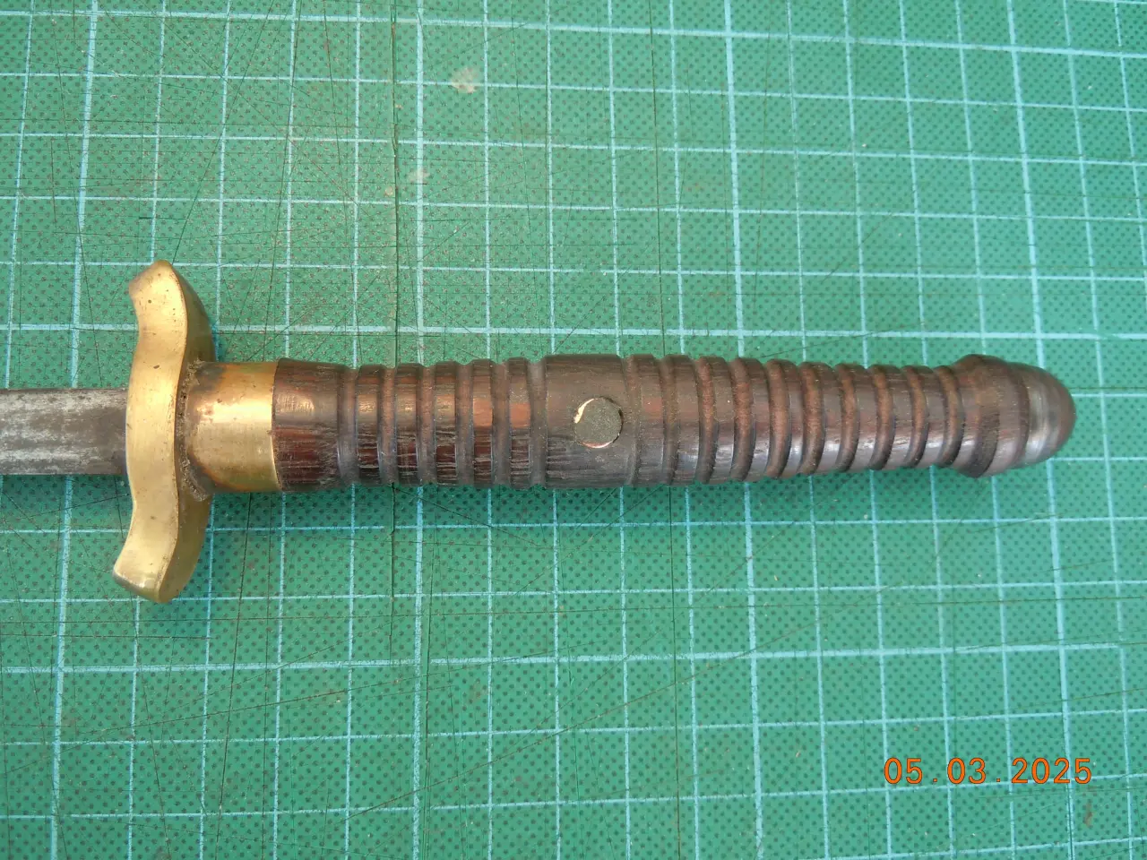 Billede 2 - Stilet / Dolk med rosentræsskæfte 39 cm lang.