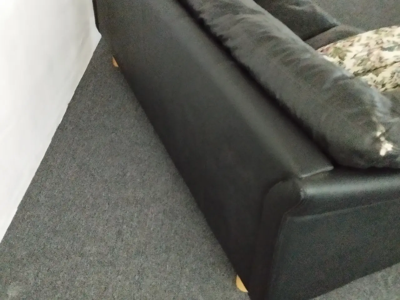 Billede 3 - Sort lædersofa og marmor sofabord