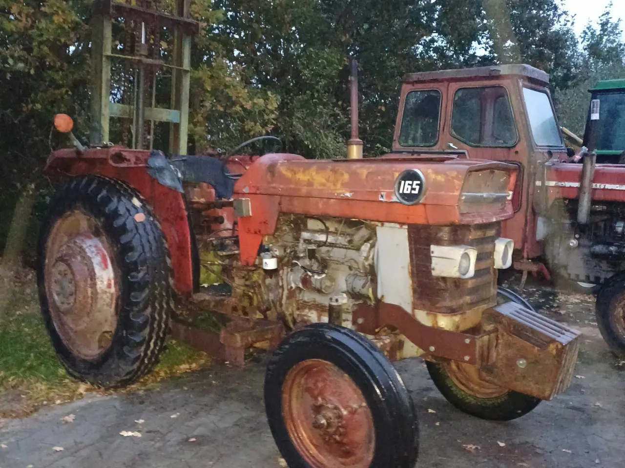 Billede 1 - Traktor med byggelift