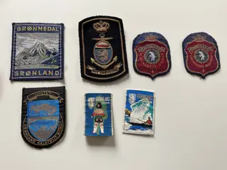 Samling af historiske stofmærker