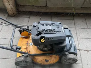 Stigs plæneklipper gives væk
