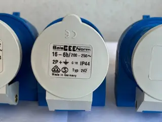 Bals CEE Norm Typ 242 16A 200-250V IP44 2P+E 3
