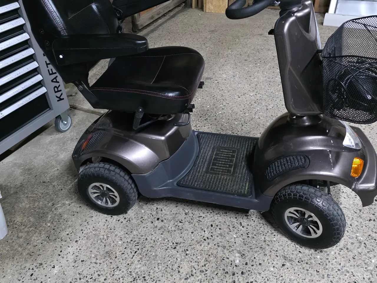Billede 1 - MEGET FIN ELSCOOTER.