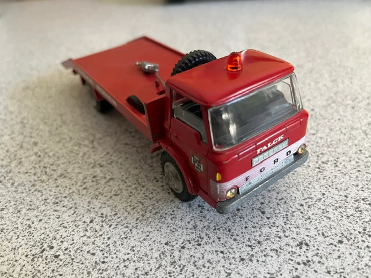 Billede 1 - Tekno Ford D800 Falckbil
