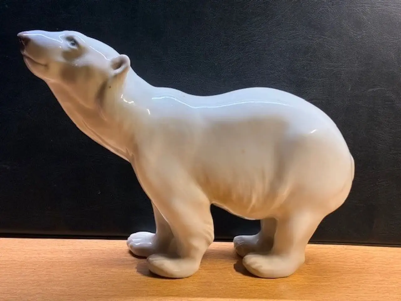Billede 1 - ISBJØRN Kongelig porcelæns figur