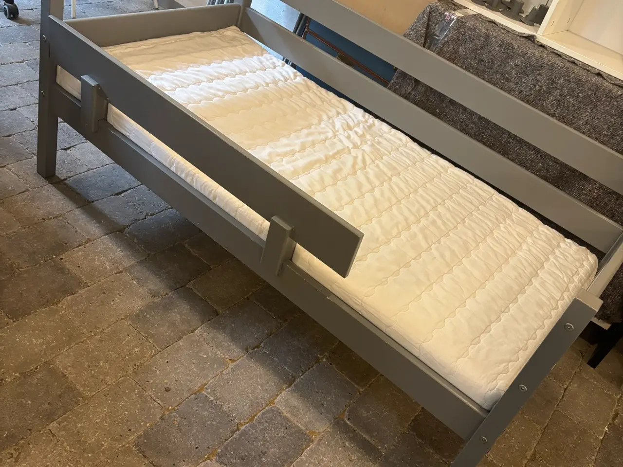 Billede 1 - Juniorseng 70x140 cm