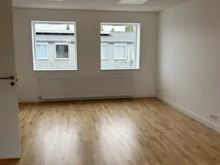 Nyistandsat kontorlejemål med god placering