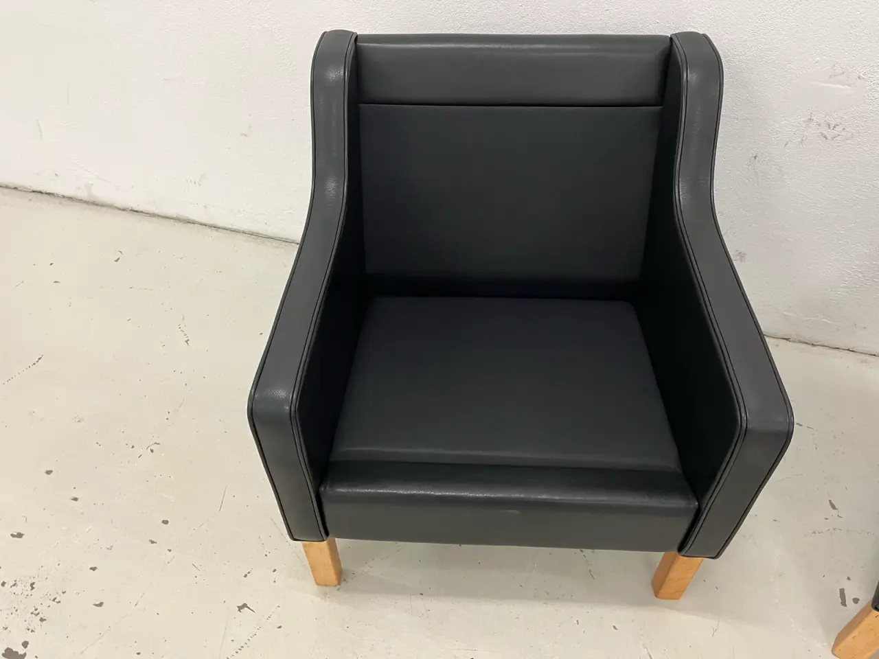 Billede 10 - 2 Mogens Hansen MH195 Loungestole m/lav ryg sort.
