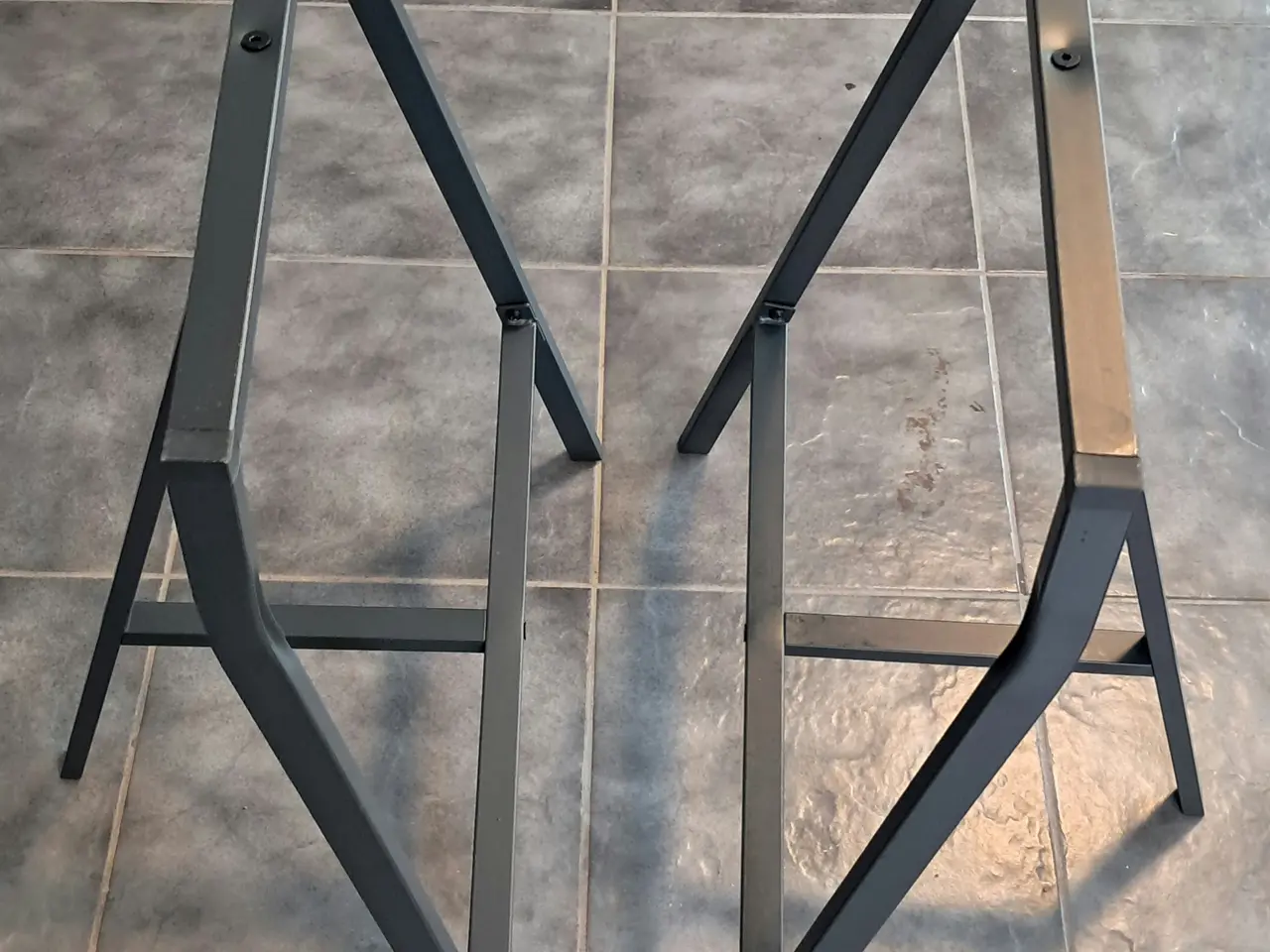 Billede 1 - Lerberg metalbukke fra Ikea..