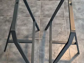 Lerberg metalbukke fra Ikea..